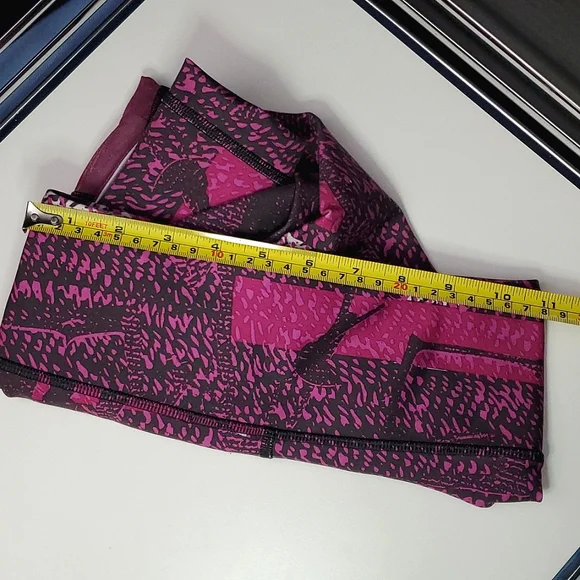 Under Armour Heat Gear Compression Leggings - Size X-Small - Picture 13 of 13